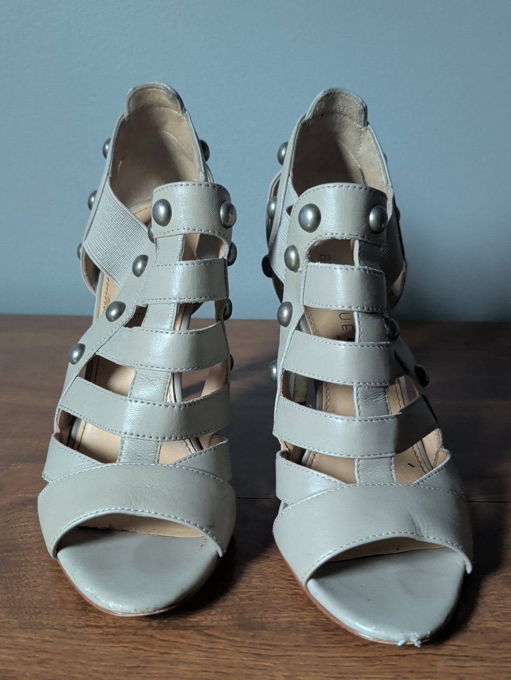 Women’s Strappy Studded Open-Toe Heels in Light Gray